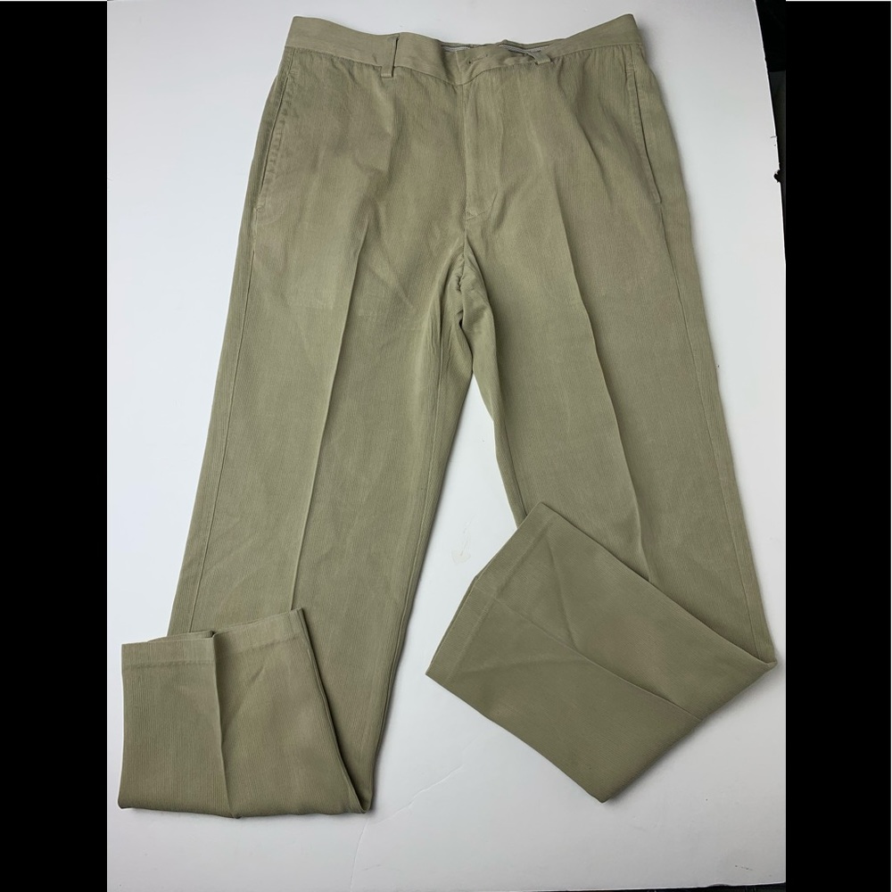 Almost new condition Tommy Bahamas pants.